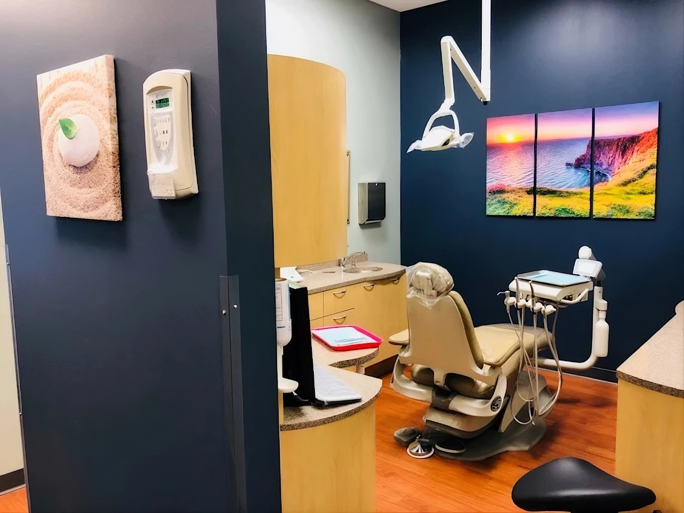 Comfortable dental treatment room